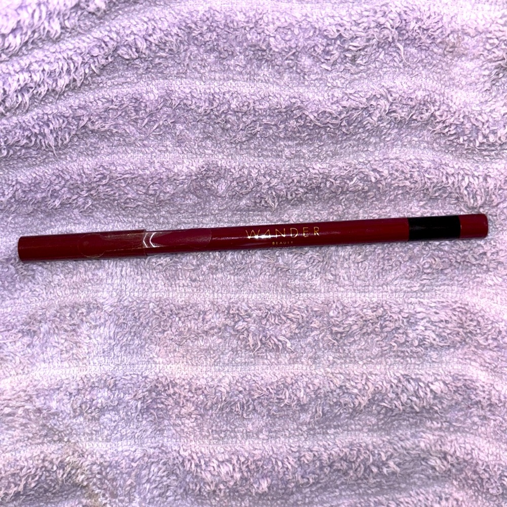 WANDER beauty— Skyliner Automatic Gel Eyeliner in the color Jet Black